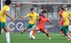 米兰体育馆-亚洲球队在赛赛场上交锋