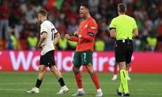 米兰体育视频-包含葡萄牙队成功逆转，击败瑞典队晋级四强的词条