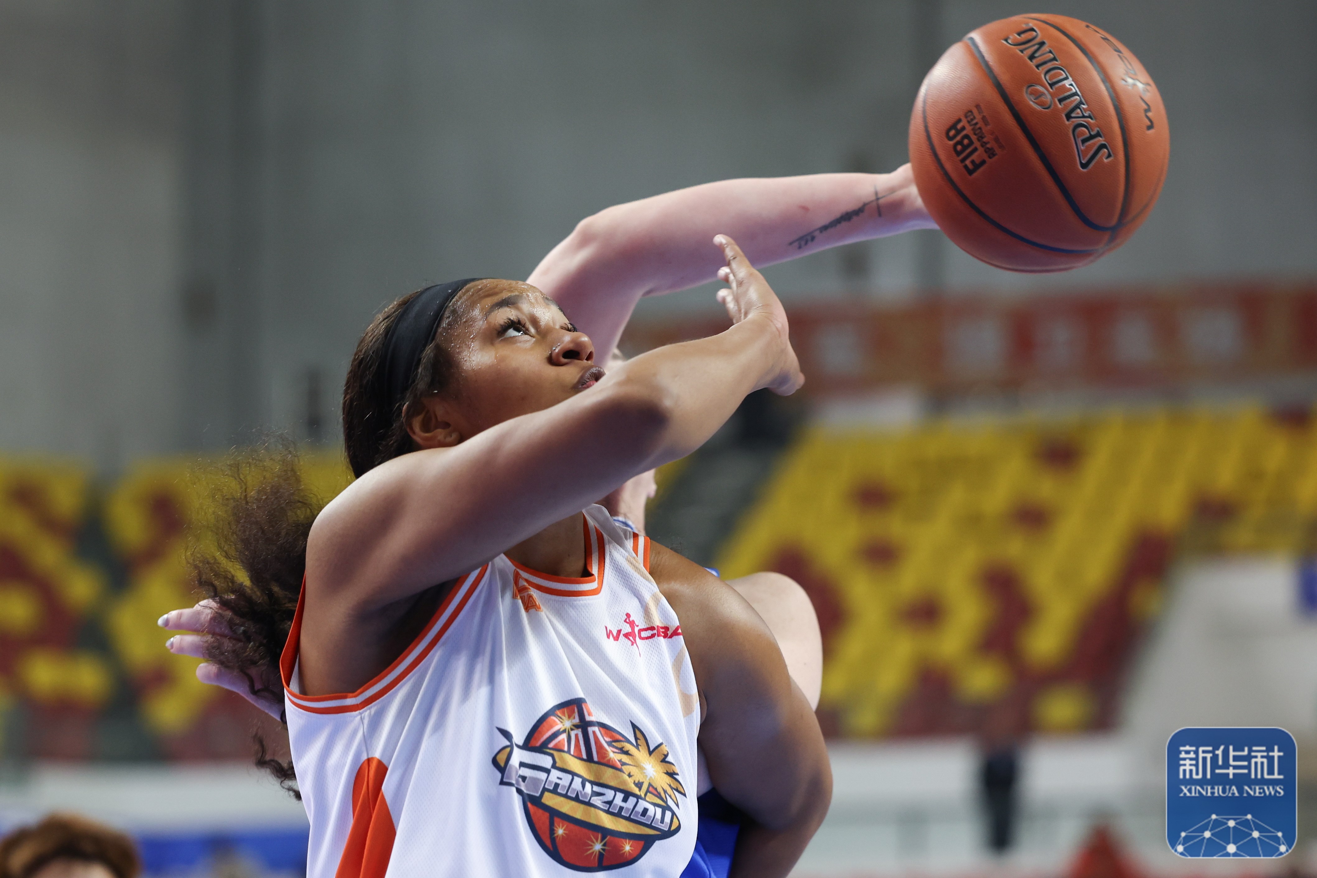 场上球员技巧高超，造就精彩表演的简单介绍