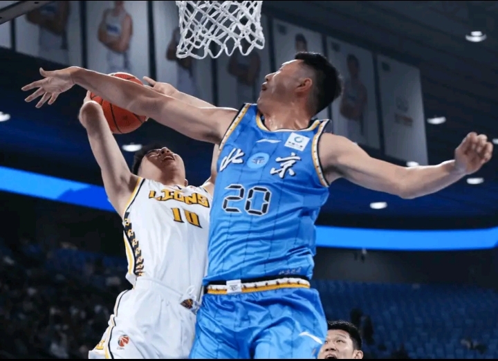 翟晓川登场,CBA联赛掀起热潮 翟晓川登场,CBA联赛掀起热潮