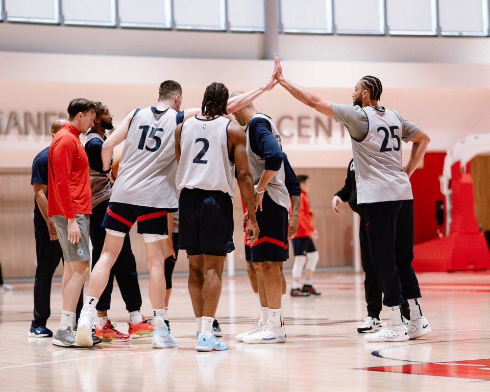 掘金队全力备战，助教带领球队积极备战的简单介绍